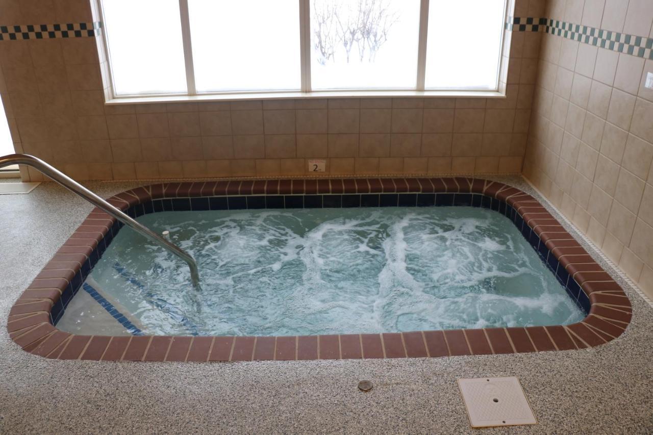 Holiday Inn Express & Suites Marquette By Ihg Exteriör bild