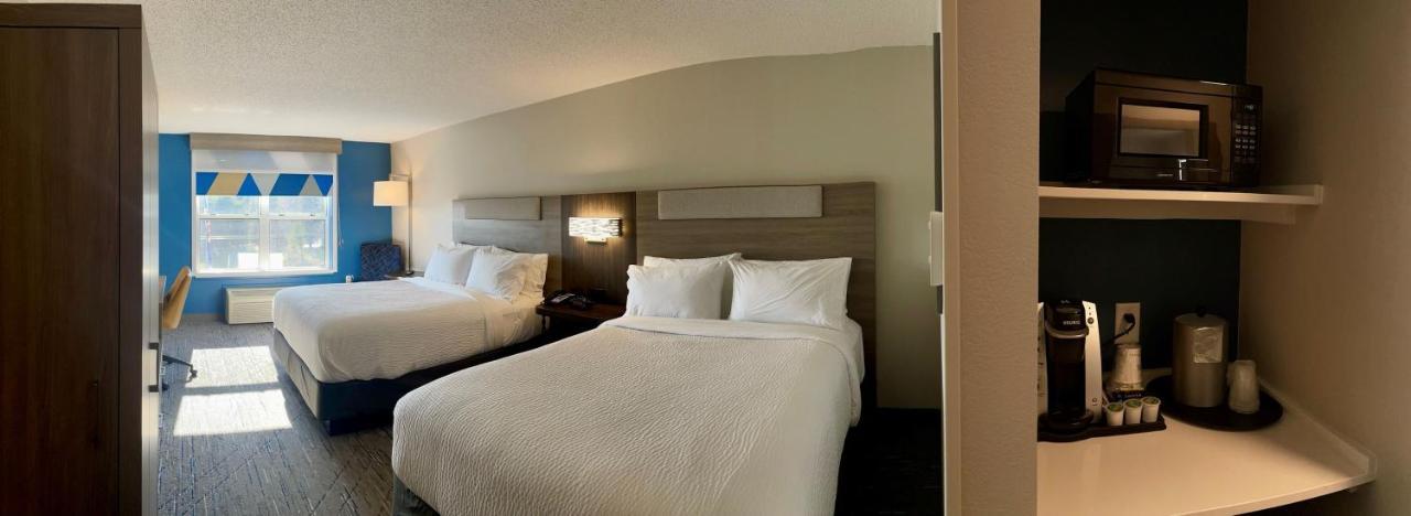 Holiday Inn Express & Suites Marquette By Ihg Exteriör bild