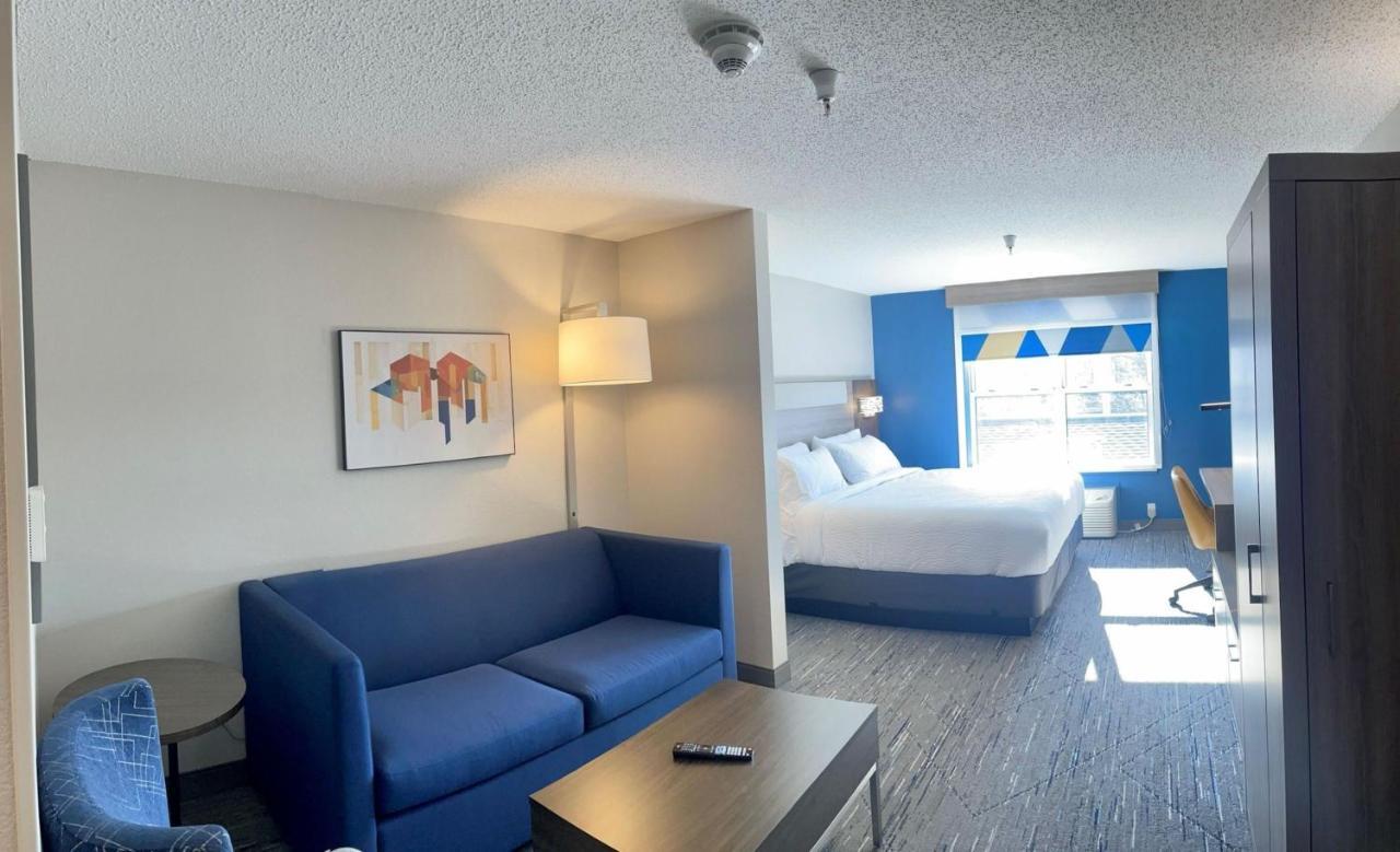 Holiday Inn Express & Suites Marquette By Ihg Exteriör bild