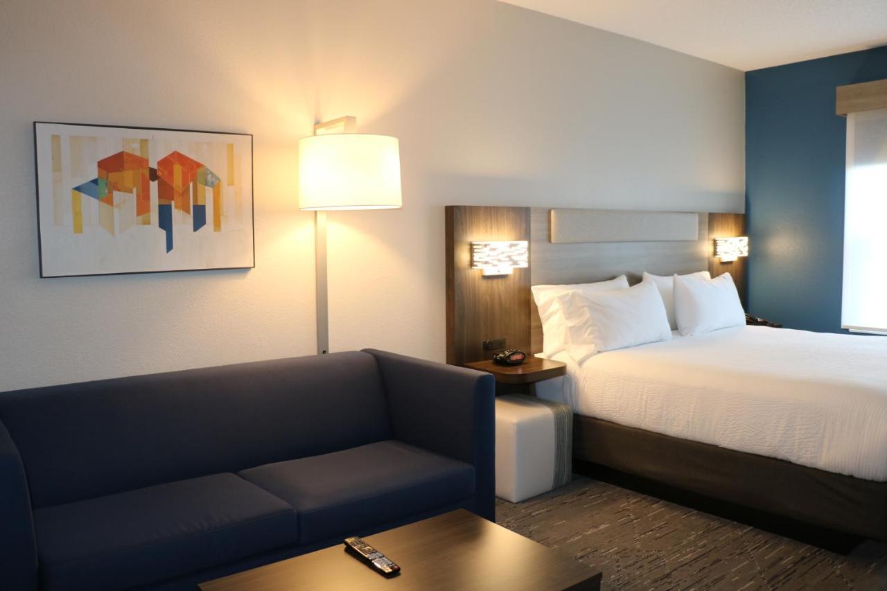 Holiday Inn Express & Suites Marquette By Ihg Exteriör bild