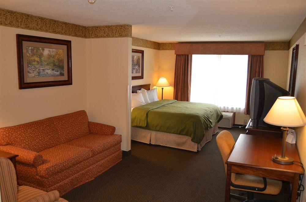Holiday Inn Express & Suites Marquette By Ihg Rum bild