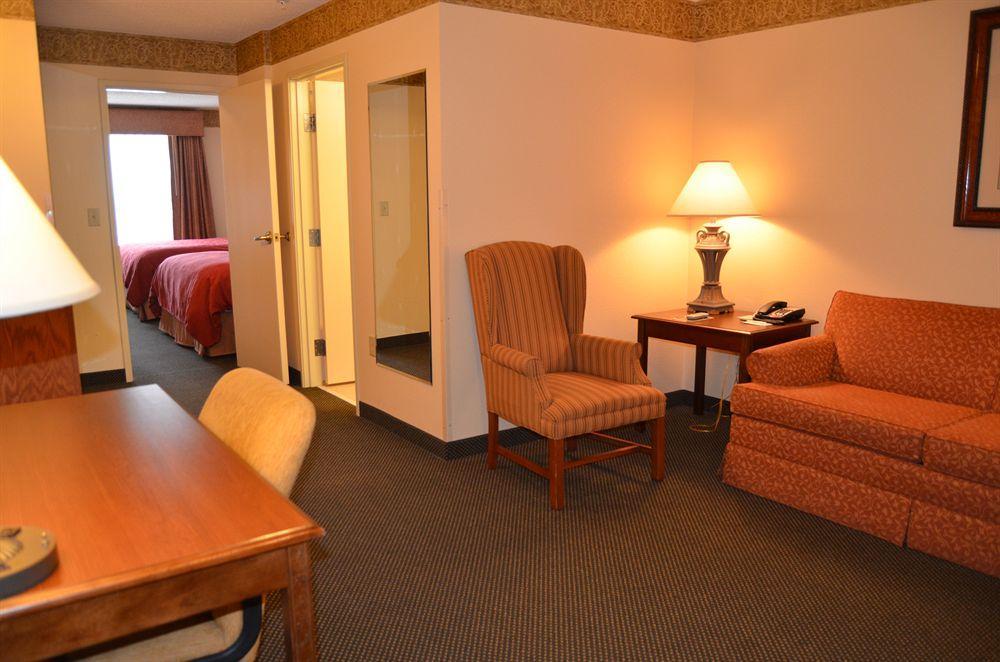 Holiday Inn Express & Suites Marquette By Ihg Rum bild