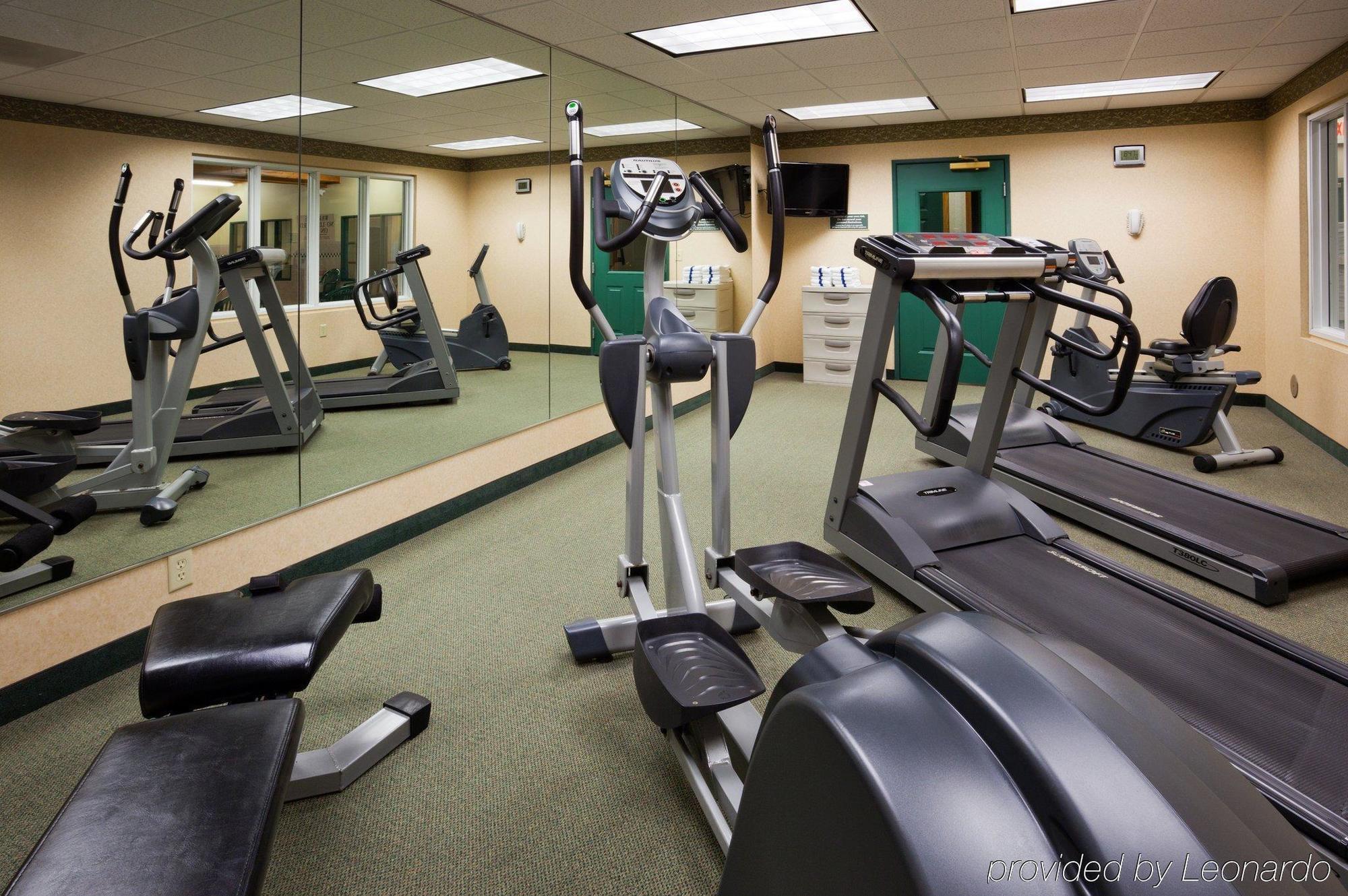 Holiday Inn Express & Suites Marquette By Ihg Exteriör bild
