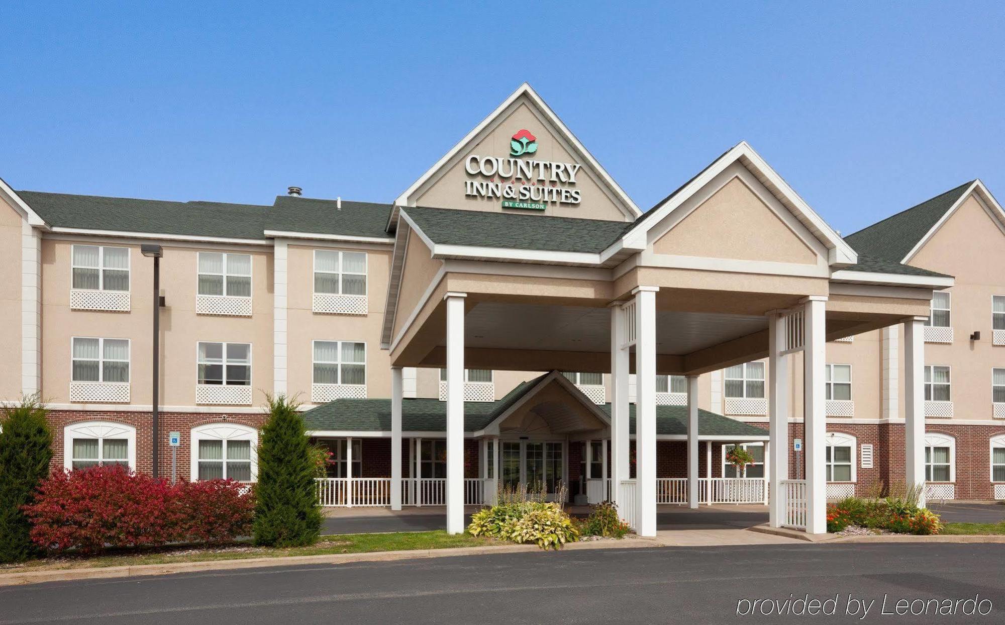 Holiday Inn Express & Suites Marquette By Ihg Exteriör bild