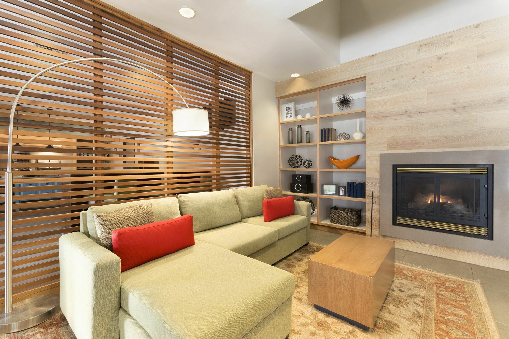 Holiday Inn Express & Suites Marquette By Ihg Exteriör bild