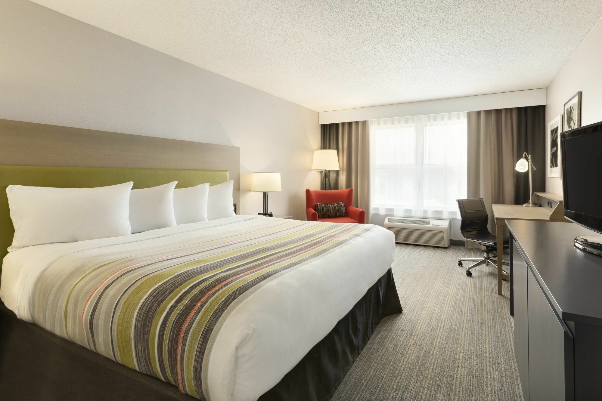 Holiday Inn Express & Suites Marquette By Ihg Exteriör bild
