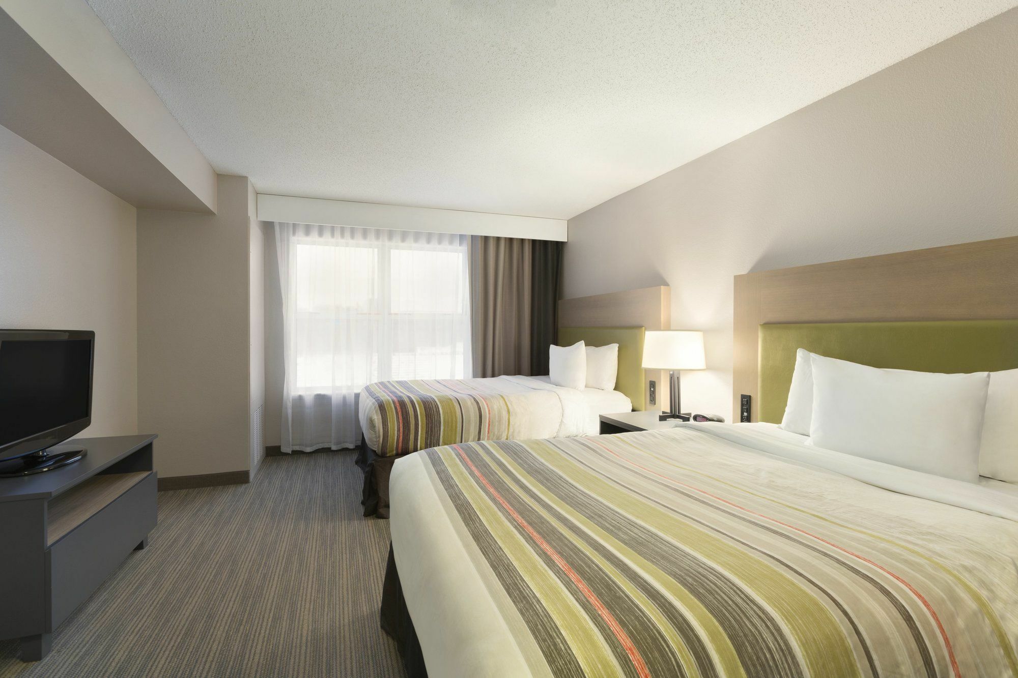 Holiday Inn Express & Suites Marquette By Ihg Exteriör bild