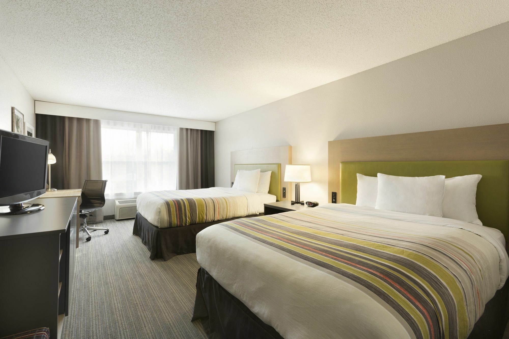 Holiday Inn Express & Suites Marquette By Ihg Exteriör bild